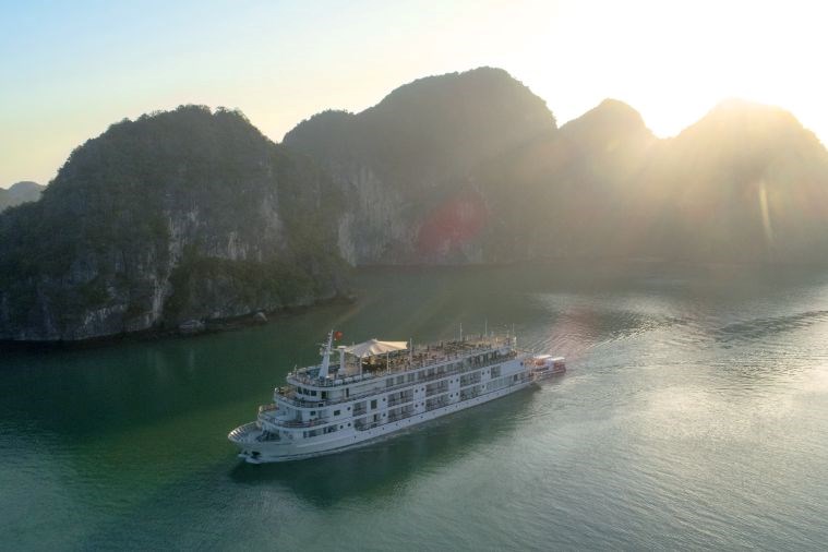 Du thuyền Paradise Grand Hạ Long